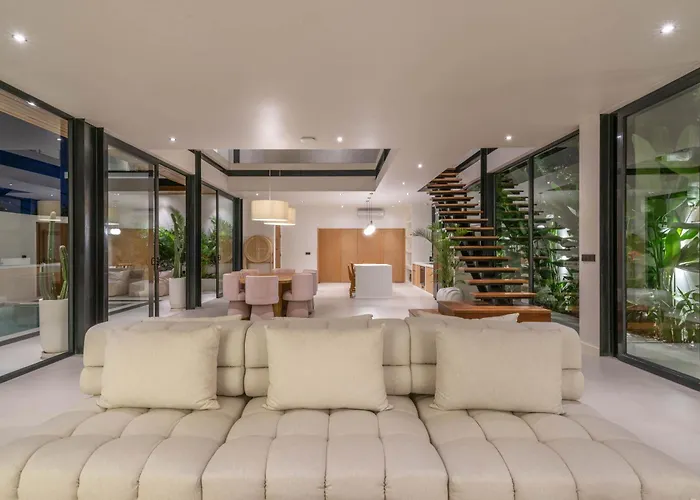 Maverick - Brand New Classy 4br In Villa