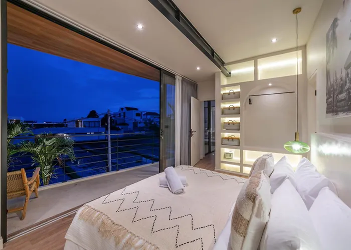 Villa Maverick - Brand New Classy 4br In Canggu
