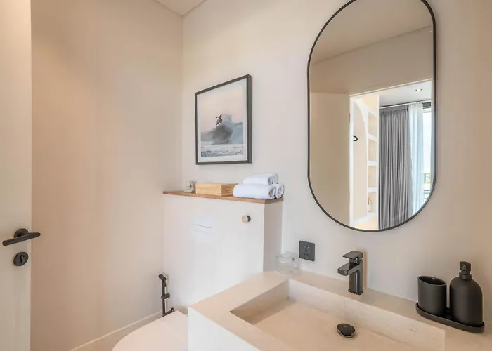 Maverick - Brand New Classy 4br In Villa