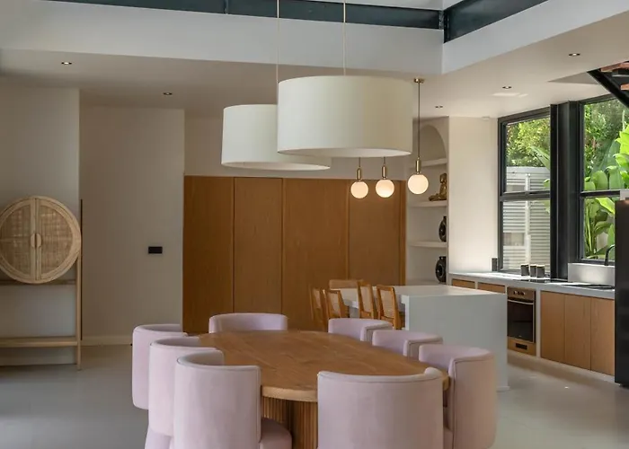 Maverick - Brand New Classy 4br In Villa *