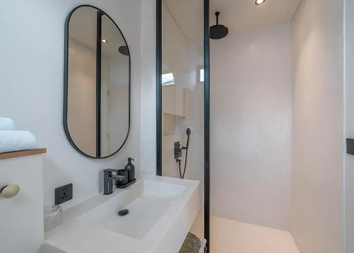 Villa Maverick - Brand New Classy 4br In Canggu