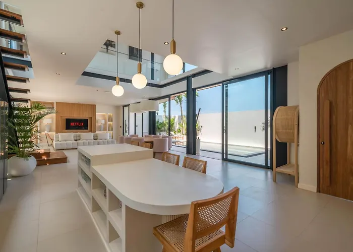 Maverick - Brand New Classy 4br In Villa *