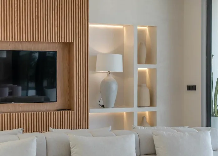 Maverick - Brand New Classy 4br In * Canggu