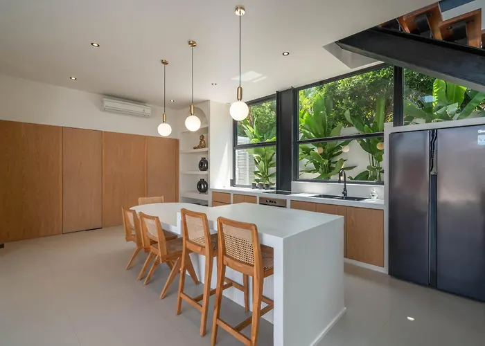 Maverick - Brand New Classy 4br In Canggu